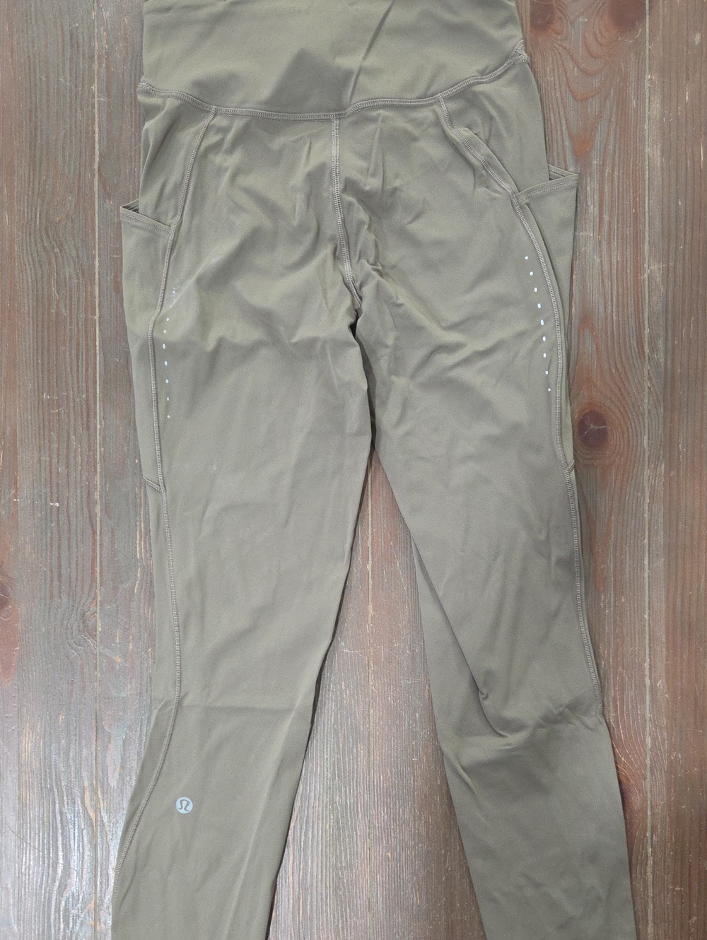 Women's Olive Green High-Rise Fast And Free Leggings with Side Pockets